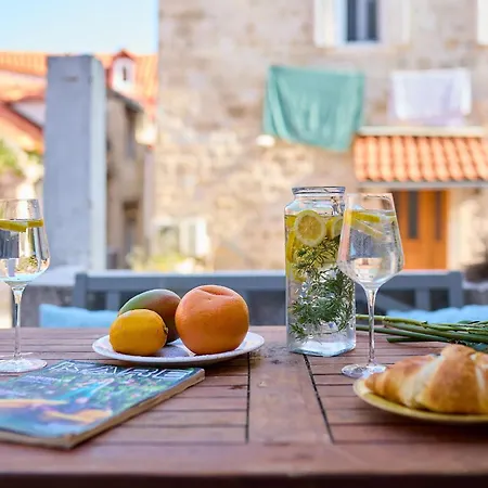 Sophie 2 - Old Town Heritage Apartment