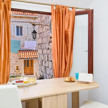 Sophie 2 - Old Town Heritage Apartment *