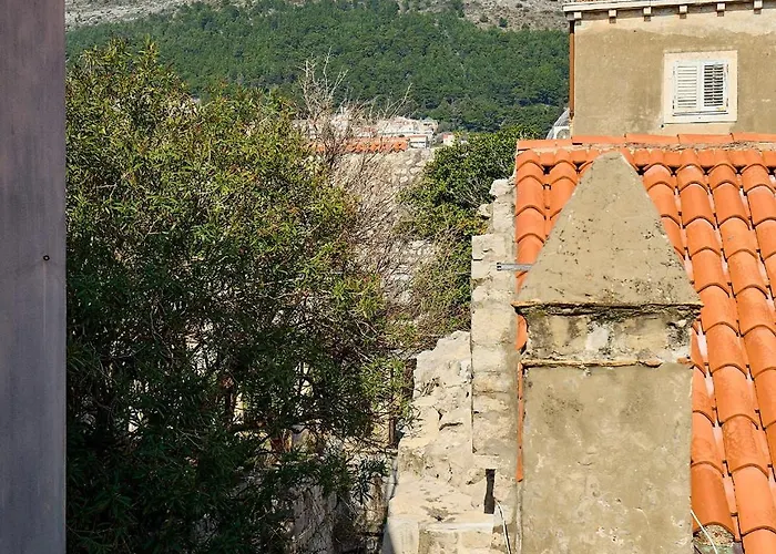 Sophie 2 - Old Town Heritage